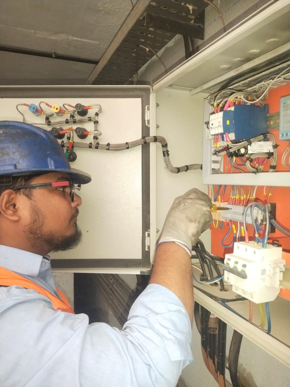 Government utility electrical works, upgrades and compliance support.